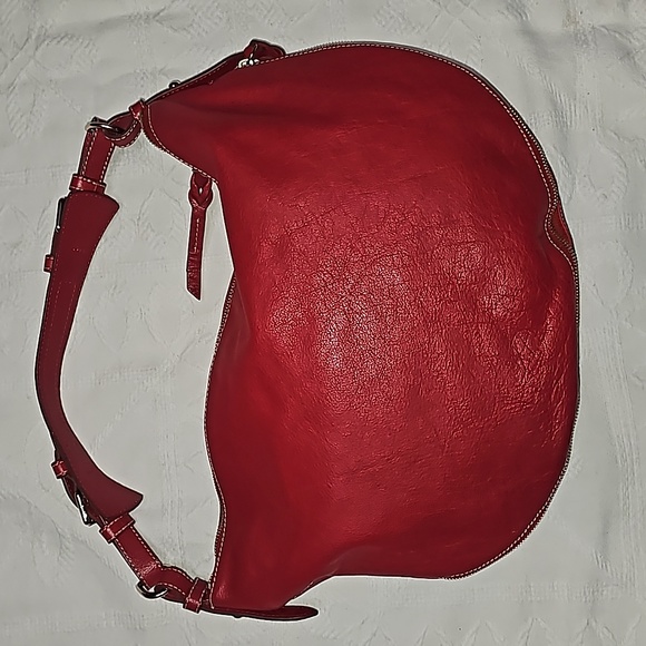 Dooney & Bourke bag red leather large satchel gold zipper strap buckle - Picture 8 of 8